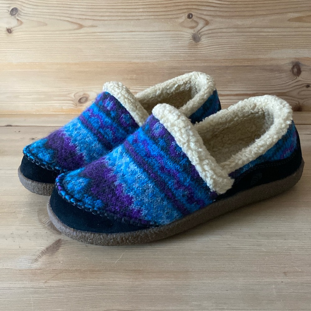 Acorn Blue and Purple Women's Slippers with Cream Lining